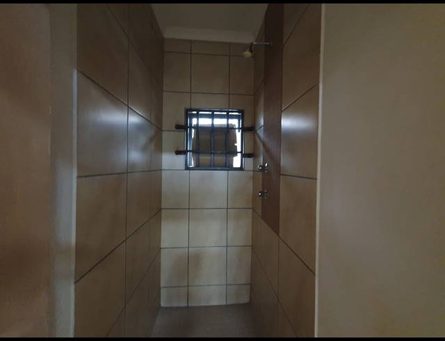 454M² WAREHOUSE TO LET IN CROWN